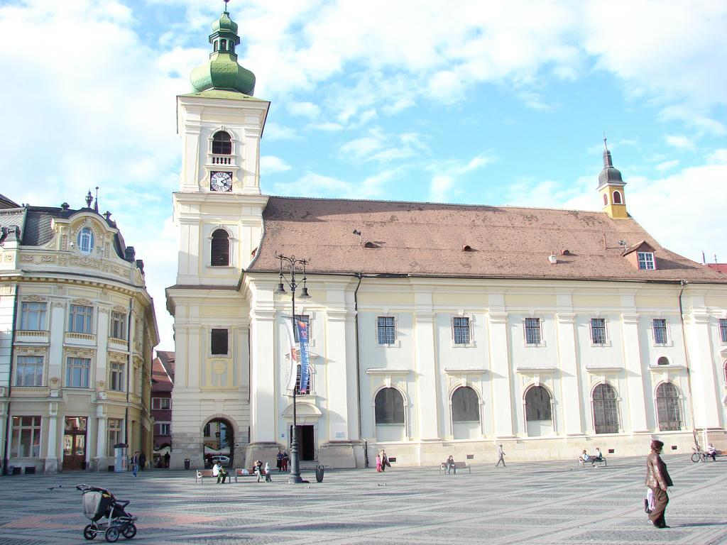 Central City Ap Sibiu Ngoại thất bức ảnh